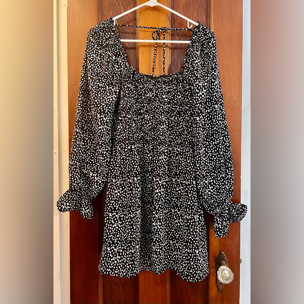 EUC Lucy Paris Dress Size Small